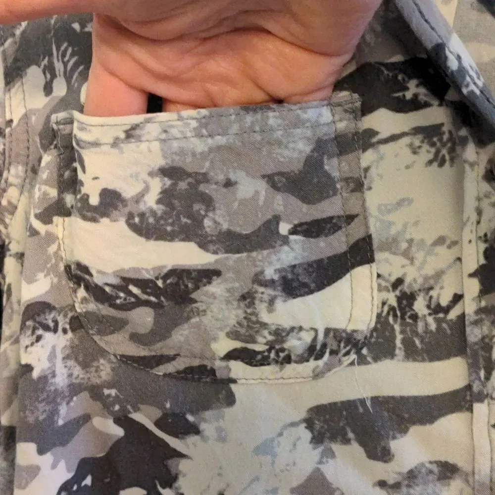 2 for $20 Rock & Republic Snow Camouflage Rayon L/S Shirt Blouse Size S - Picture 6 of 9